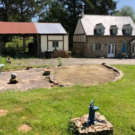Chez Tony Hébergement de vacances La Chapelle-Urée